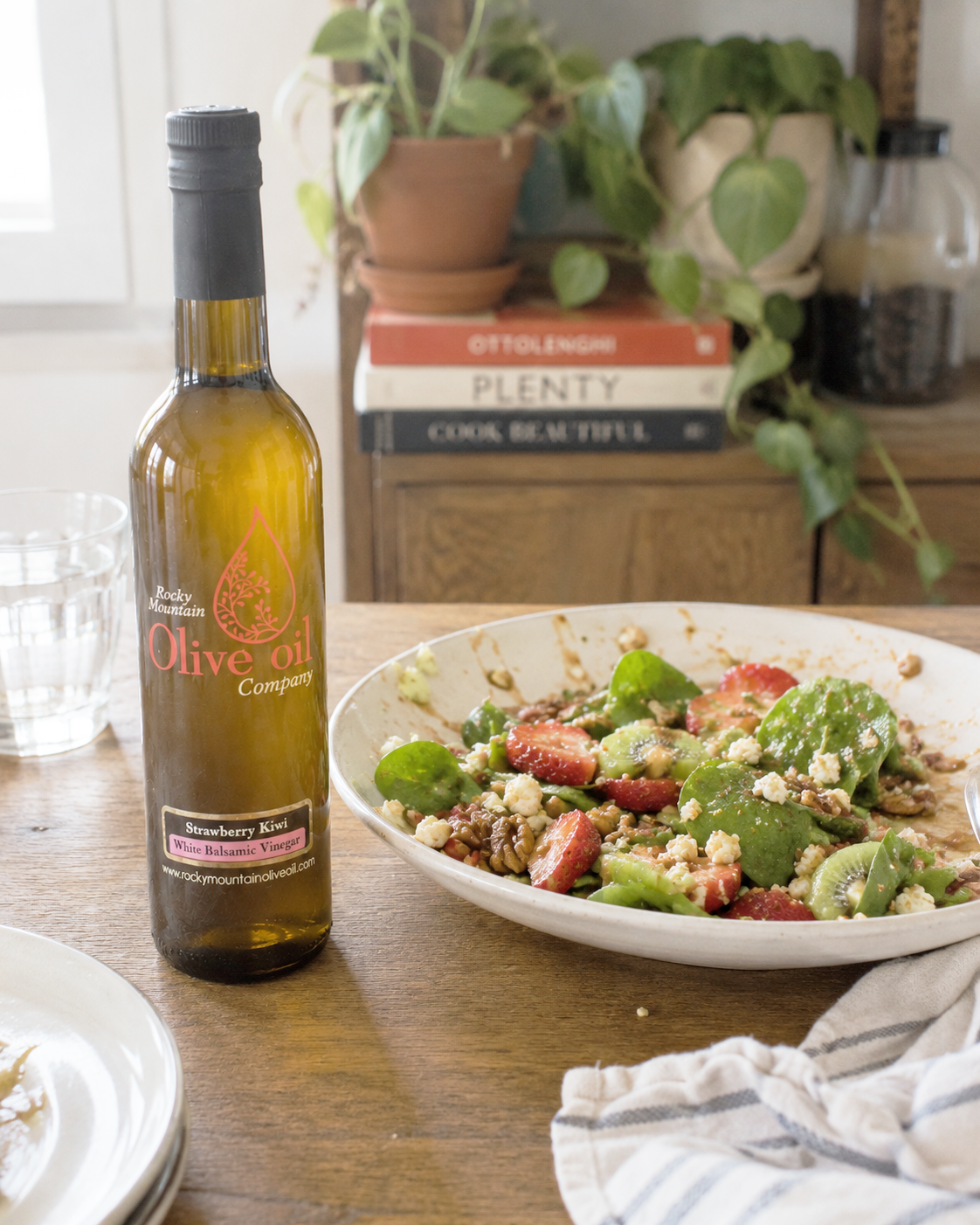 Strawberry Kiwi White Balsamic Vinegar – Rocky Mountain Olive Oil