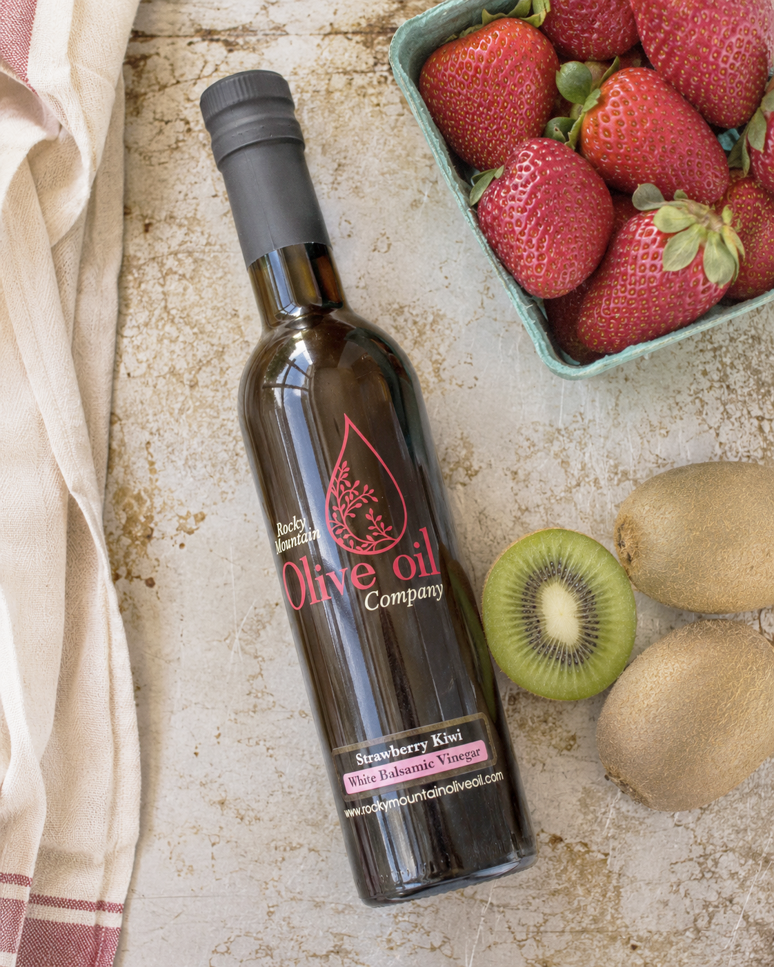 Strawberry Kiwi White Balsamic Vinegar – Rocky Mountain Olive Oil